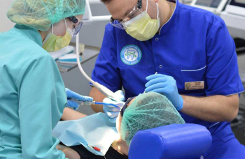 Стоматолог терапевт Київ терапевтична стоматологія фото ЛюміДент